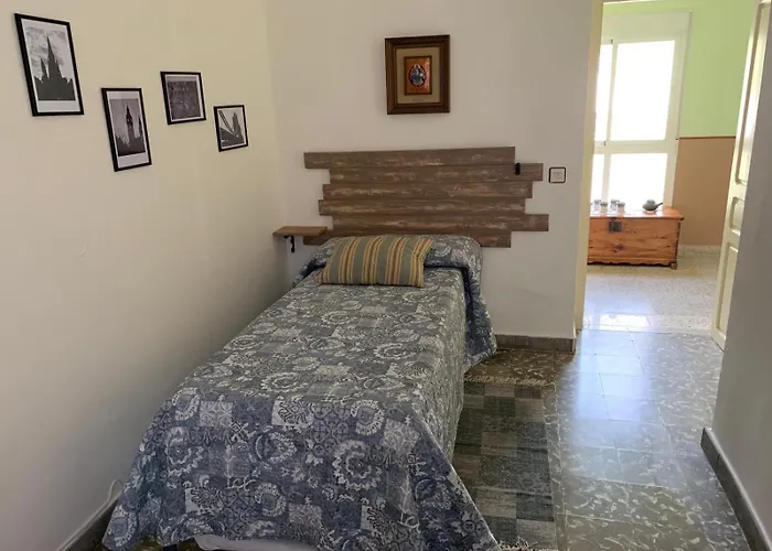 Ermita Del Carmen Hijar *