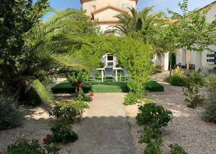 Ermita Del Carmen Hijar